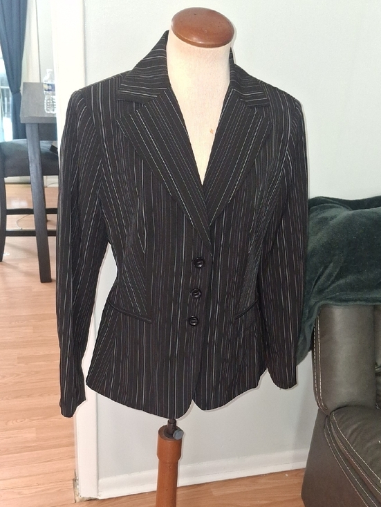 Larry Levine Jackets & Blazers - Larry Levine/ Black Pinstripe Fitted Blazer- W Sz 12 Petite